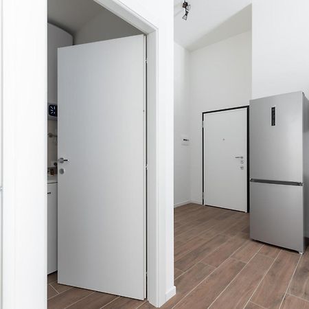 Minerva - 1 Bedroom Apartment Two Steps From Milano Centrale Luaran gambar